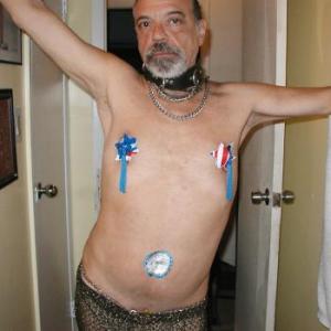 tonynakedsubmissive