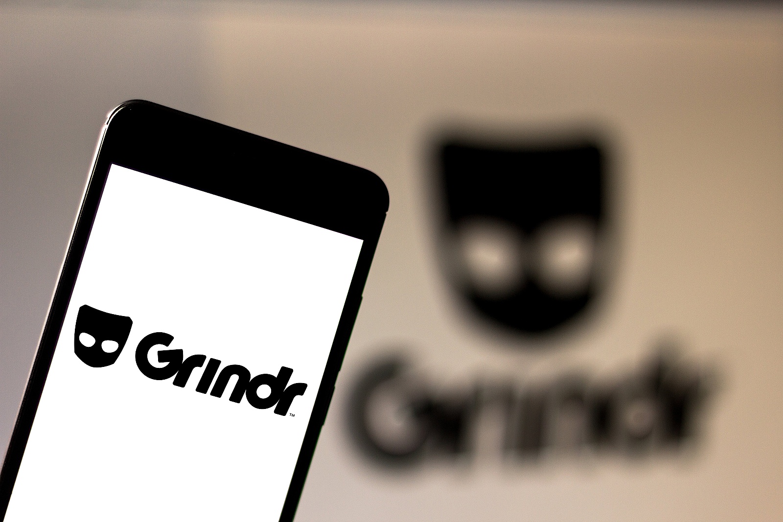 top-ten-gay-dating-apps-grindr.jpg