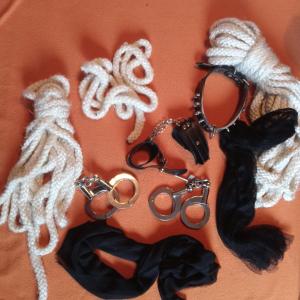 Gefesselt missbraucht und mit SPERMA gefütter