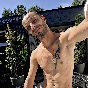 InstaTopThongBoy